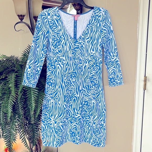 Lilly Pulitzer Blue & White Seahorse Swirl Dress V-Neck 3/4 Sleeves Tropical - Picture 2 of 14
